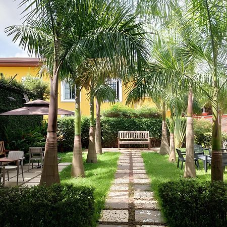 Riad Prince Louis Yaoundé Eksteriør bilde