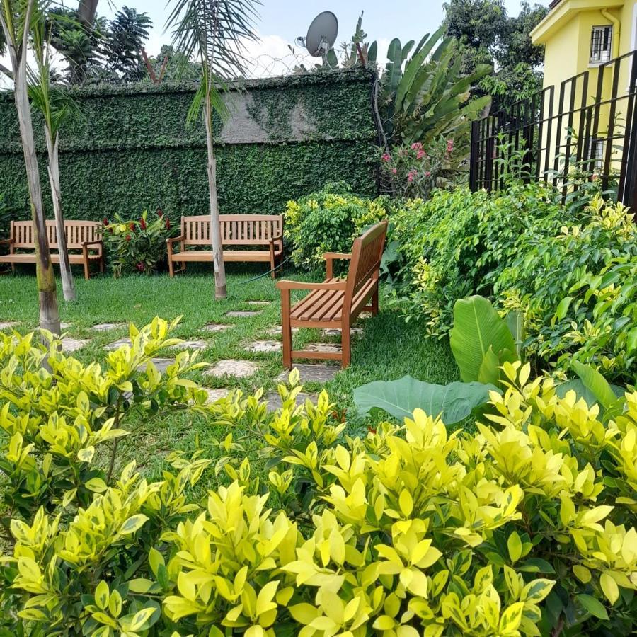 Riad Prince Louis Yaoundé Eksteriør bilde