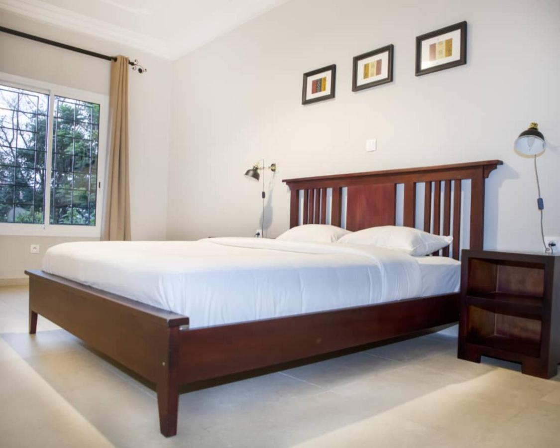 Riad Prince Louis Yaoundé Eksteriør bilde