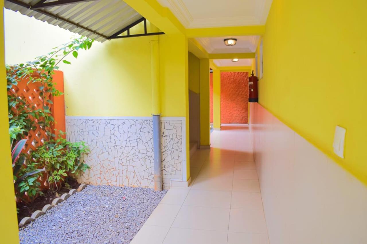 Riad Prince Louis Yaoundé Eksteriør bilde