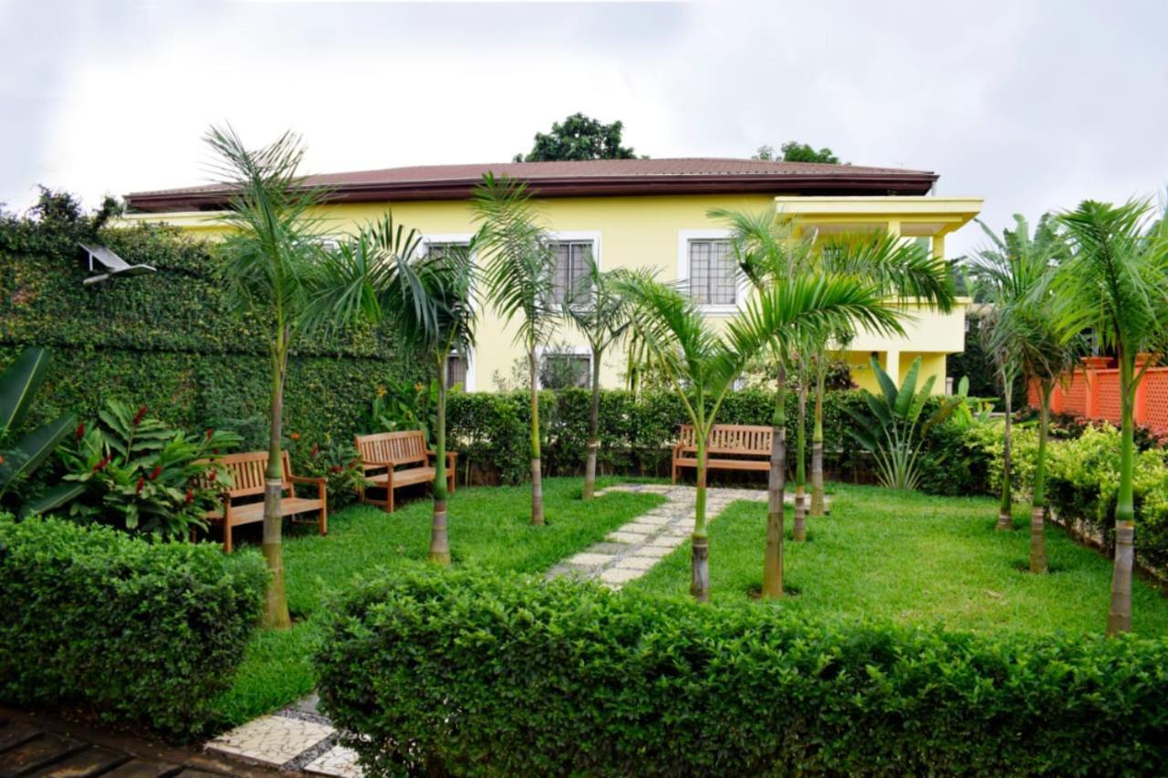 Riad Prince Louis Yaoundé Eksteriør bilde