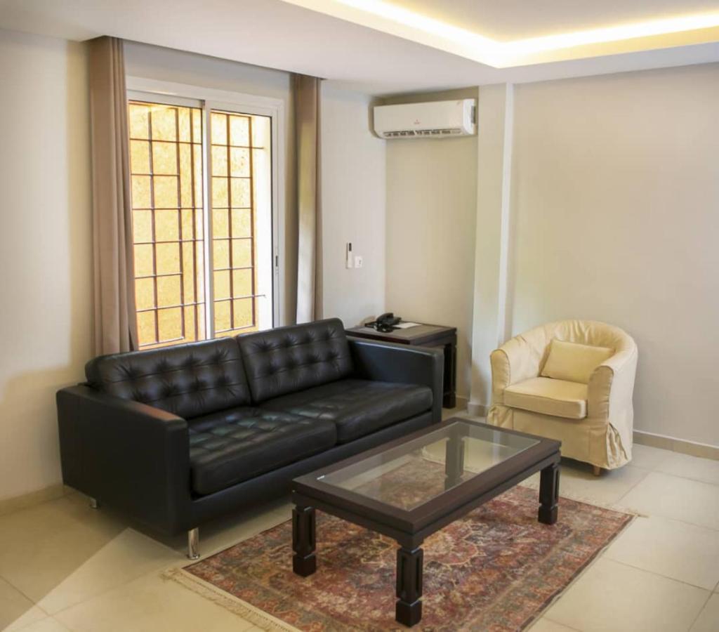 Riad Prince Louis Yaoundé Eksteriør bilde